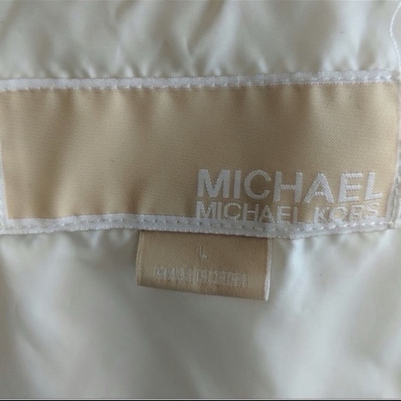 Gorgeous Michael Kors Jacket.
Size L - Picture 3 of 5